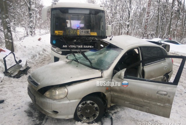 В Петербурге в ДТП с автобусом погиб человек