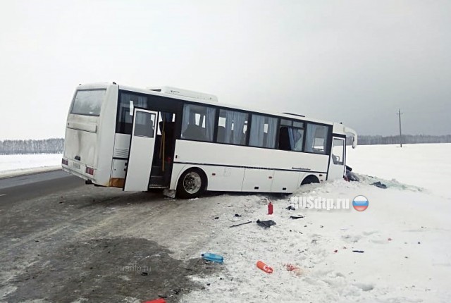 В Курганской области в ДТП с участием автобуса погибли мужчина и подросток