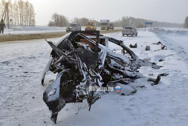 Двое погибли в ДТП с участием двух грузовиков и легковушки на трассе «Каспий»