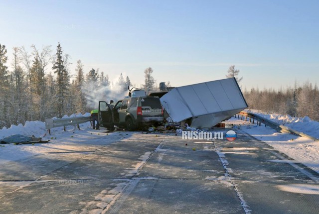 Водитель автомобиля Land Rover погиб в ДТП на трассе Сургут &#8212; Салехард