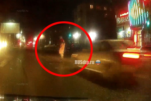 Момент наезда на девушку в Бийске запечатлел видеорегистратор