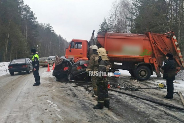 Трое погибли под встречным КАМАЗом во Владимирской области