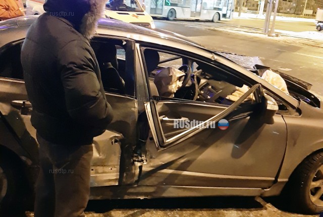 Один человек погиб и двое тяжело пострадали в массовом ДТП в Петербурге. ВИДЕО