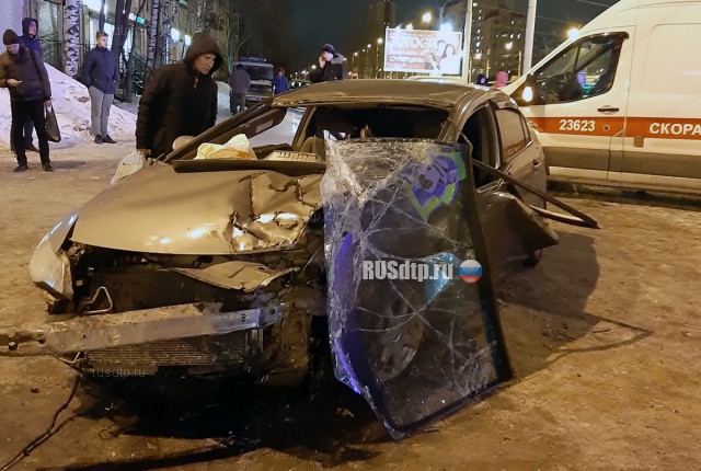 Один человек погиб и двое тяжело пострадали в массовом ДТП в Петербурге. ВИДЕО