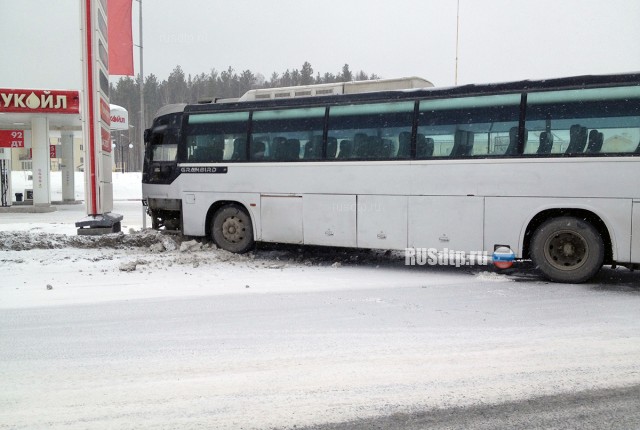 ДТП с участием автобуса произошло на въезде в Полевской. ВИДЕО
