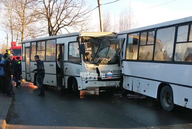 В Петербурге в ДТП с участием двух маршруток пострадали 9 человек