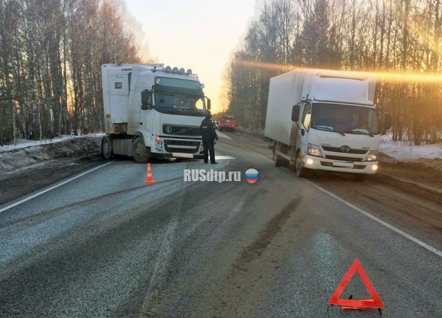 В Кировской области женщина погибла, въехав на автомобиле во встречную фуру