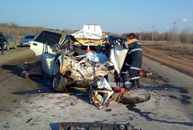 Водитель ВАЗа погиб в ДТП на трассе Оренбург-Орск
