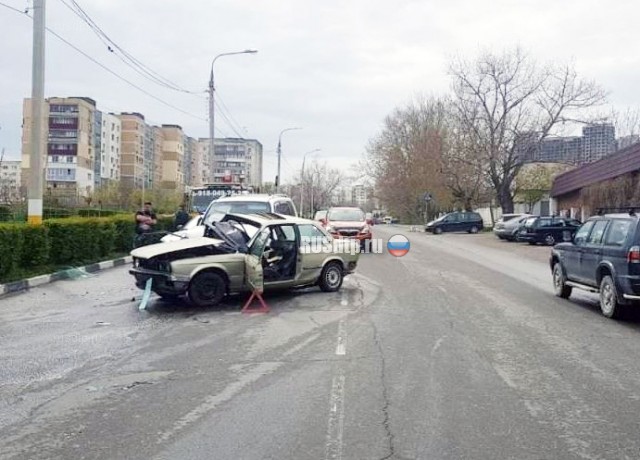 В Новороссийске 17-летние подростки на BMW попали в смертельное ДТП