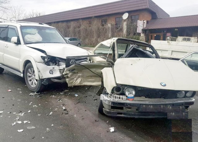 В Новороссийске 17-летние подростки на BMW попали в смертельное ДТП