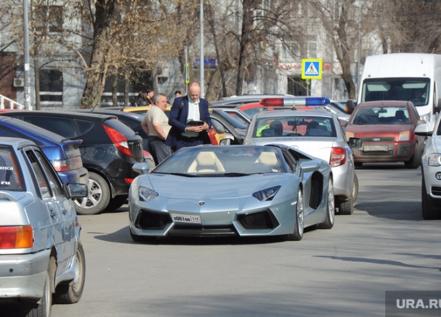 В Челябинске в ДТП попал олигарх на Lamborghini