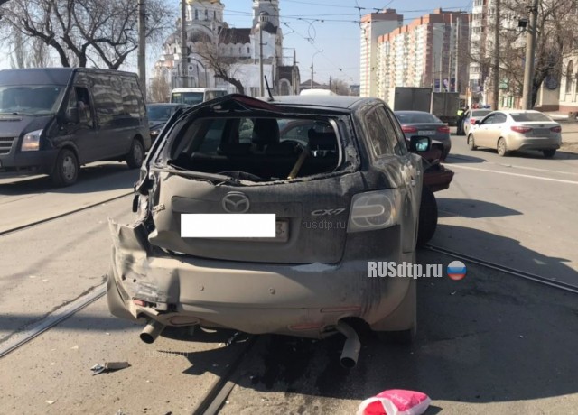 В Самаре пьяный водитель разбил 7 машин на перекрестке. ВИДЕО
