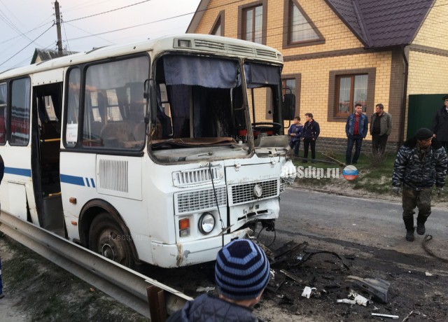 В Почепе в ДТП с автобусом погиб водитель BMW