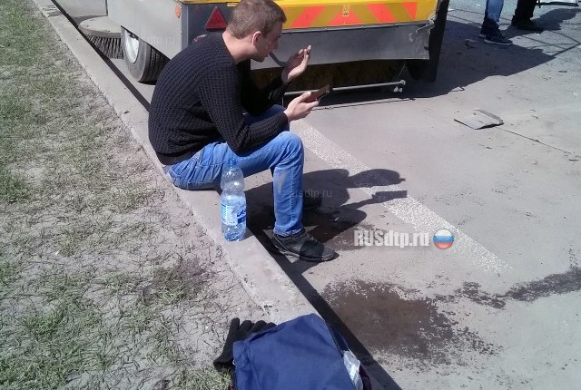 ВАЗ-2114 столкнулся с дорожной техникой под Казанью