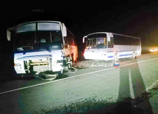 Под Оренбургом лишенный прав водитель врезался в два автобуса и погиб