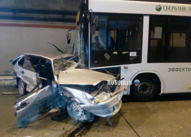В Сочи в ДТП с участием автобуса погиб человек