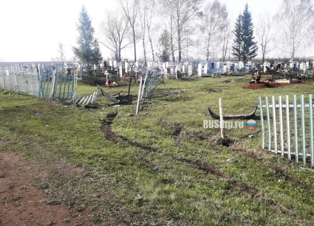 Девушка погибла в ДТП на кладбище в Татарстане