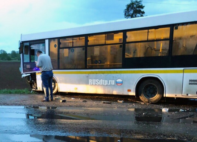 В Подмосковье в ДТП с участием автобуса погиб человек