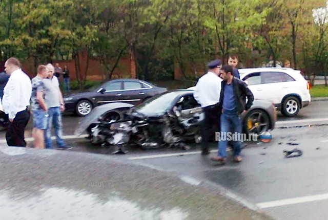 В Москве пьяный водитель разбил Ferrari стоимостью 11 миллионов