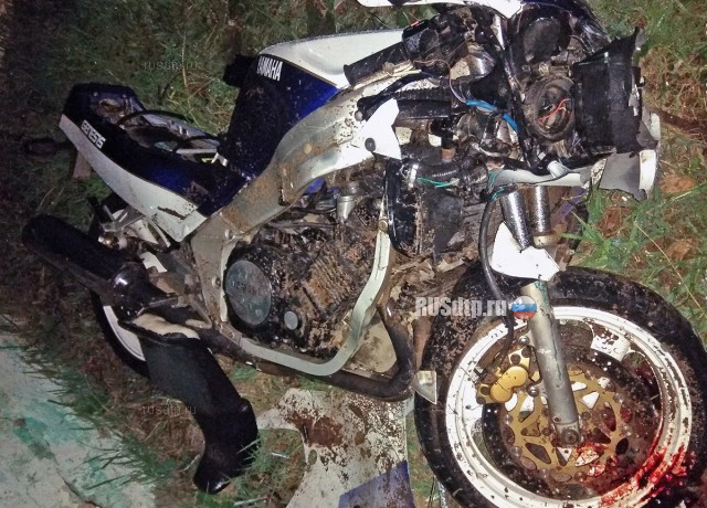 В Челябинской области мотоциклист погиб, врезавшись в здание магазина