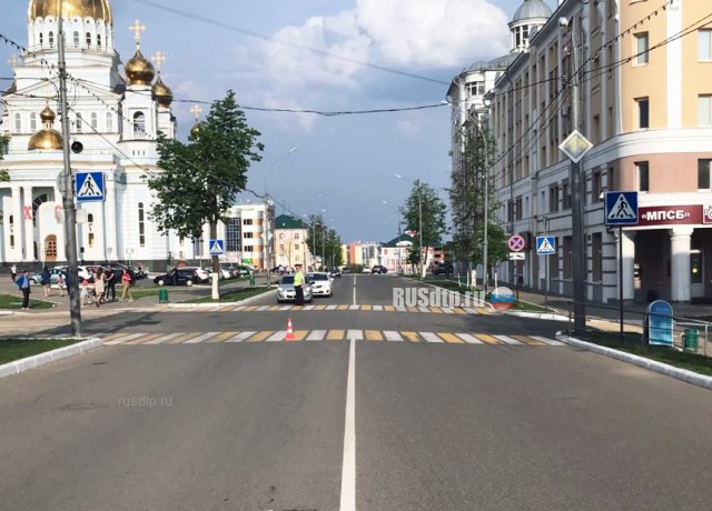 В Саранске 20-летняя автоледи на «Приоре» сбила 16-летнюю девушку. ВИДЕО