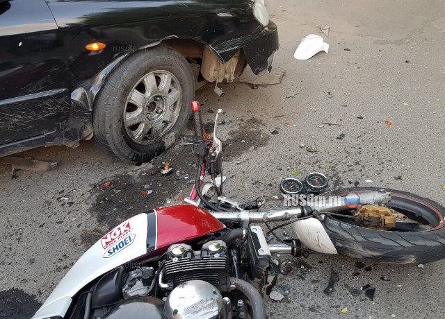 Мотоциклист попал под машину на Должанской в Нижнем Новгороде. ВИДЕО