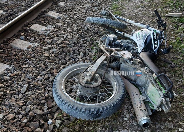 На Кубани двое братьев на мотоцикле попали под поезд