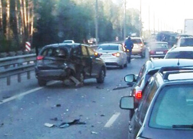 Массовое ДТП произошло на Ярославском шоссе в Подмосковье
