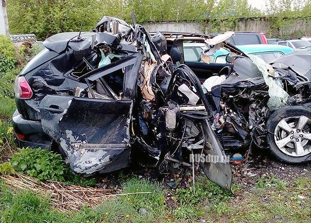 Lexus разорвало от столкновения с тягачом в Белорецком районе