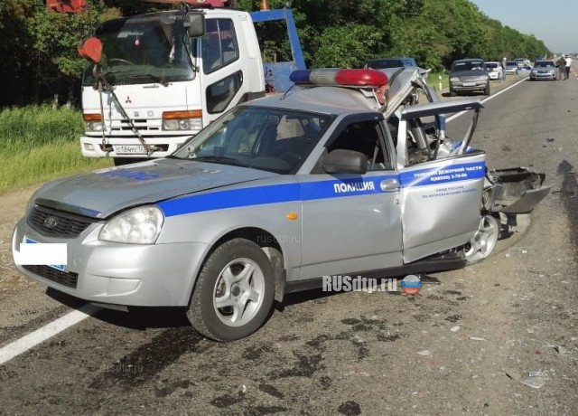 Уснувший водитель грузовика врезался в машину ДПС на Ставрополье