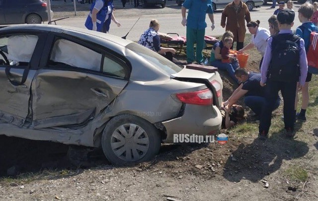 Дети пострадали в жестком ДТП в Карпинске. ВИДЕО