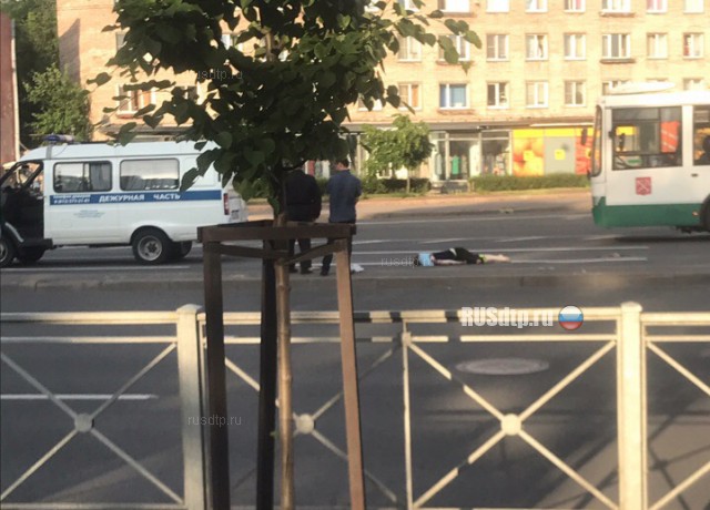 В Петербурге в ДТП погибла пассажирка мотоцикла. ВИДЕО