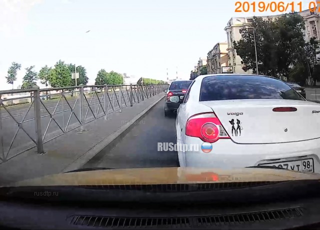 Массовая авария на Малоохтинском проспекте