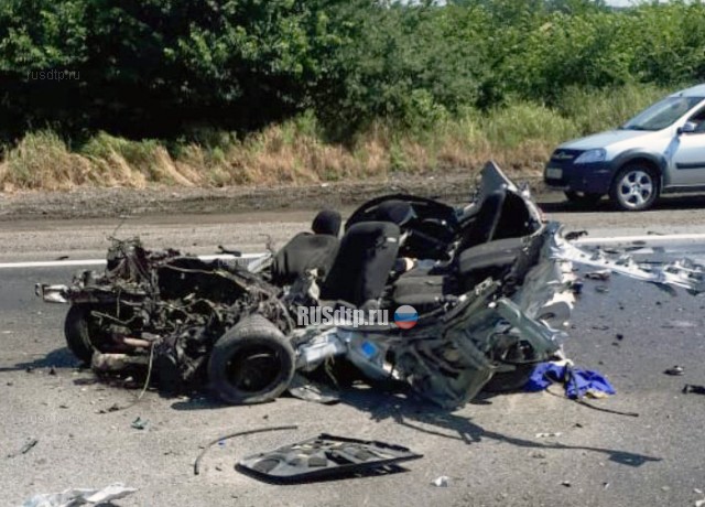 Suzuki разорвало на части в результате ДТП на Кубани