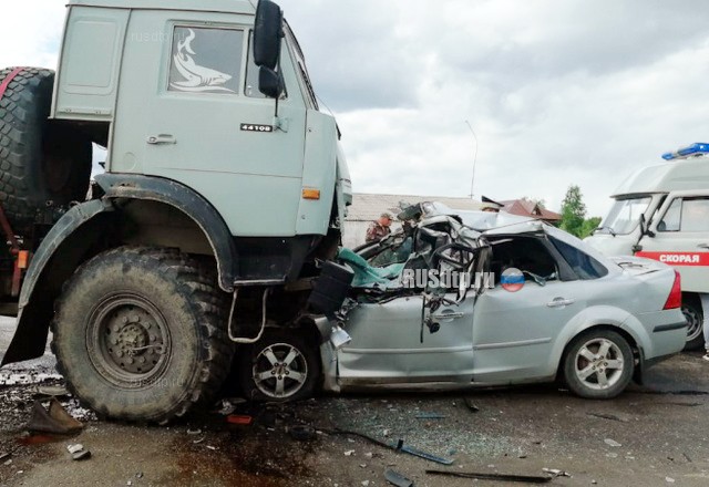 Водитель и пассажир «Форда» погибли в ДТП под Томском