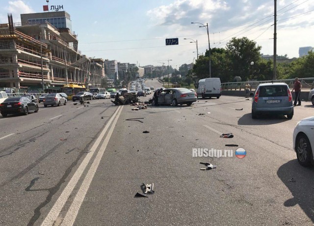 Четыре человека погибли в массовом ДТП в Киеве