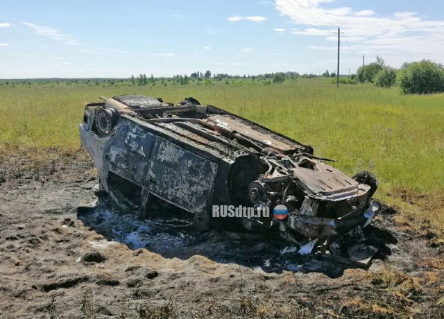 В Ивановской области пьяные злоумышленники избили таксистку и попали в ДТП на угнанной машине