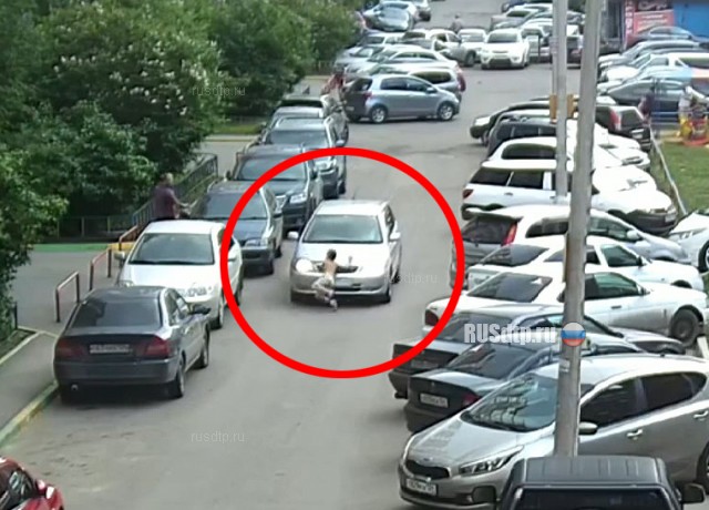 7-летний ребенок попал под колеса автомобиля в Красноярске