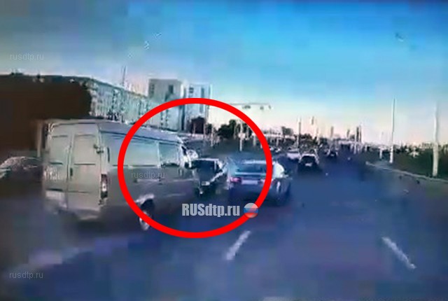Видеорегистратор запечатлел момент смертельного ДТП на Бельском мосту в Уфе