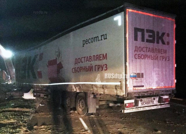 В Орловской области в ДТП с участием фуры и комбайна погибли оба водителя