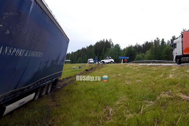 Семья погибла в ДТП на трассе М-8 в Архангельской области