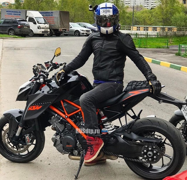 Сын миллиардера погиб в ДТП с участием мотоцикла и такси в Москве. ВИДЕО