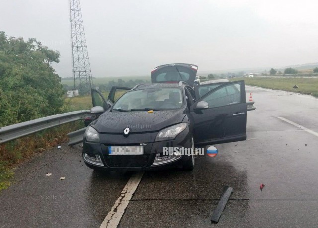 Машину с детьми проткнуло отбойником в результате ДТП под Харьковом