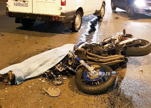 В Чебоксарах в ДТП погиб мотоциклист. ВИДЕО