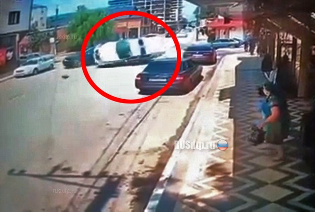 В Дагестане перевернулся полицейский автомобиль