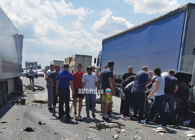 Семья попала в смертельное ДТП на трассе «Каспий»