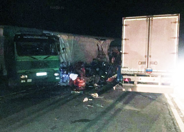 Трое погибли в массовом ДТП на трассе М-4 в Ростовской области