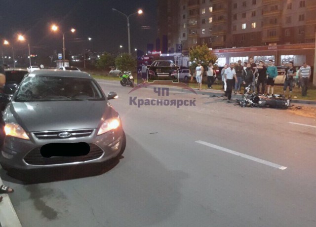 В Красноярске в ДТП погиб мотоциклист. ВИДЕО