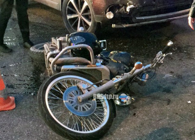 В Перми в ДТП пострадали байкер и его пассажирка. ВИДЕО