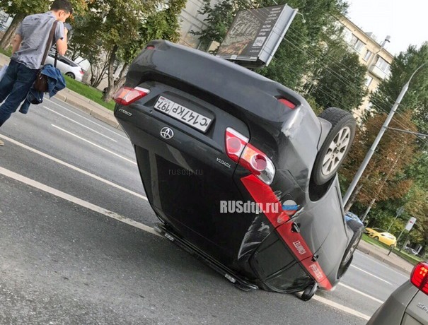 ДТП с машиной Следственного комитета на Комсомольском проспекте попало в объектив камеры
